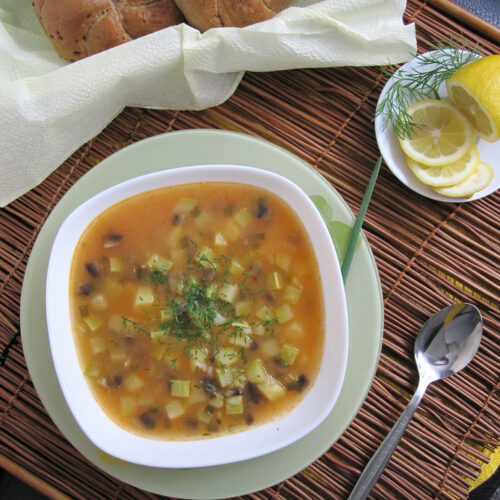 Супа от тиквички, картофи и гъби