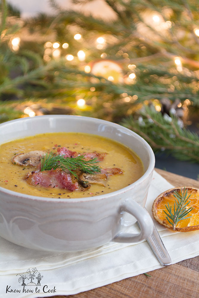 Гъбена крем супа с праз, моркови и бекон