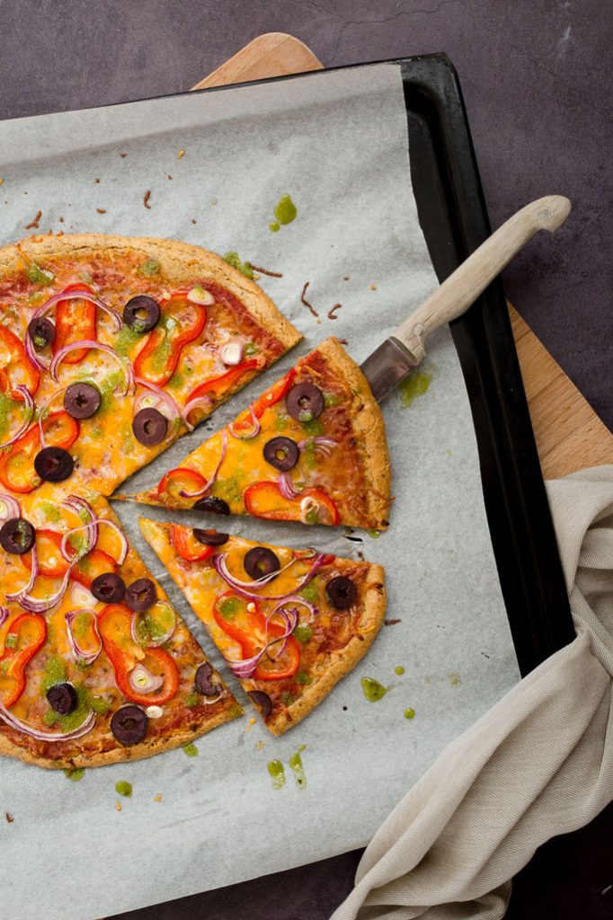 Вегетарианска безглутенова пица с бадемово брашно