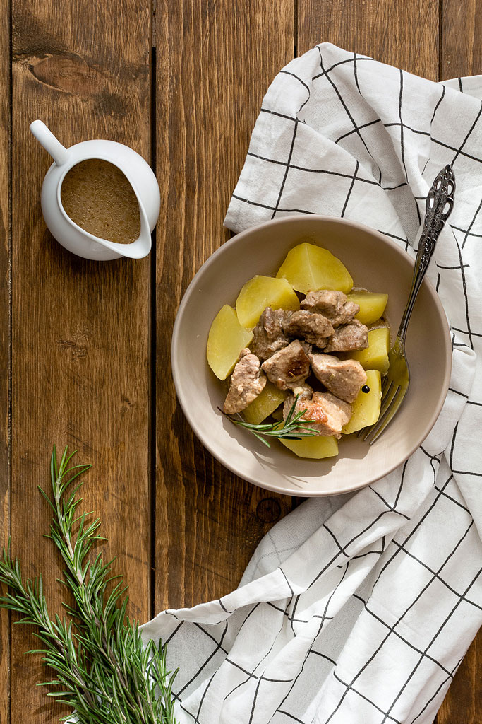 Свински късчета с картофи и бирен сос - вечеря за 30 минути в Инстант пот