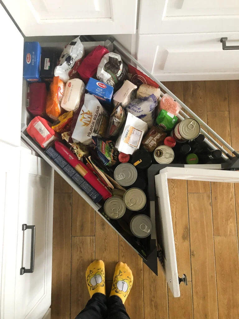 Какви продукти имам в шкафа