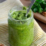 Песто от магданоз и орехи